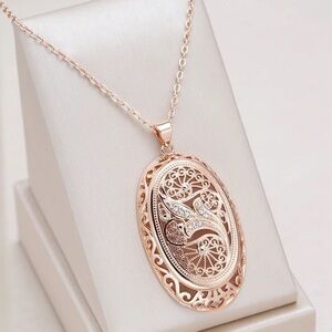 Rose Gold Plated Flowers Pendant Necklace